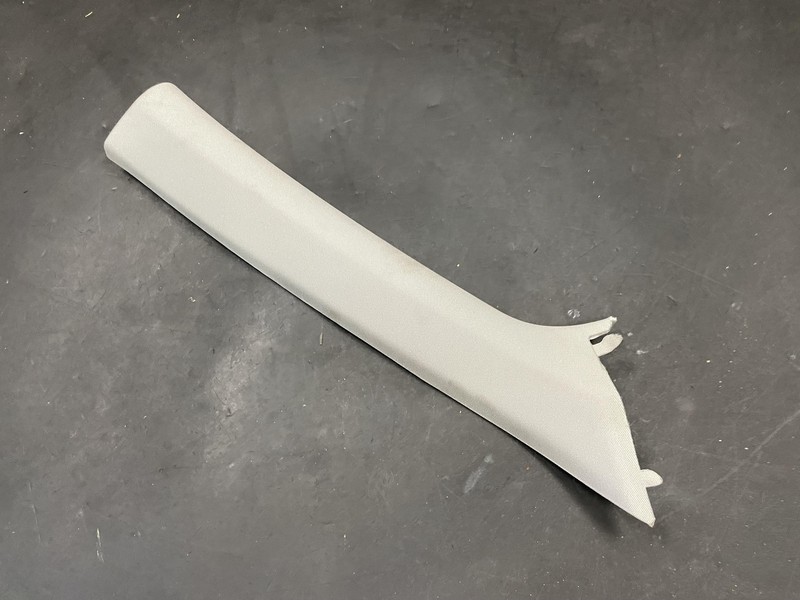 Front Right A Pillar Trim Panel 2021 Cadillac XT4 84568750 2019 2020 2022 2023