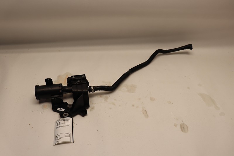 2019-2020 BMW X5 VAPOR EVAPORATOR CHARCOAL CANISTER EMISSION CHECK VALVE OEM