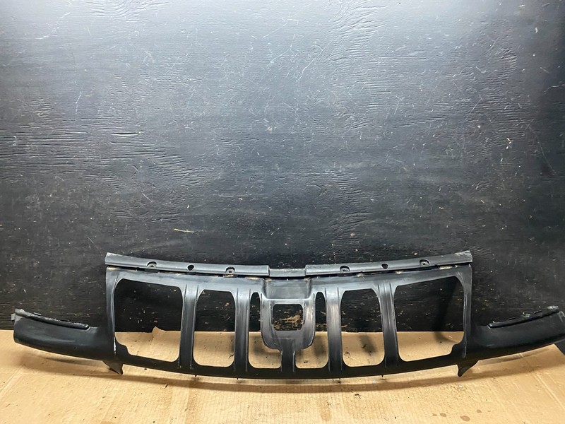 2008 to 2010 Porsche Cayenne Front Under Bumper Garnish 7L5853915 U0275 PS