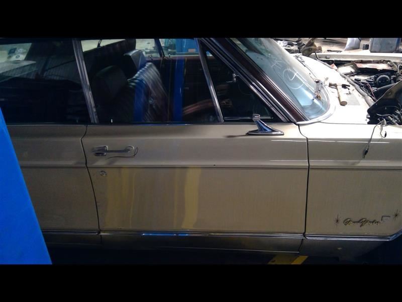 Passenger Front Door 4 Door Sedan Manual Fits 67-68 CHRYSLER (RWD) 1244928