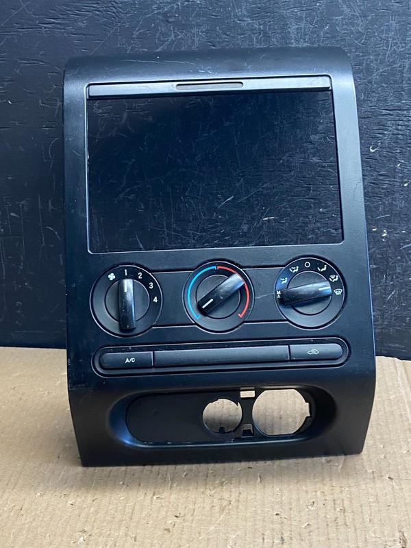 2004 to 2008 Ford F150 Radio Climate Dash Bezel Surround Black ae3853 DG