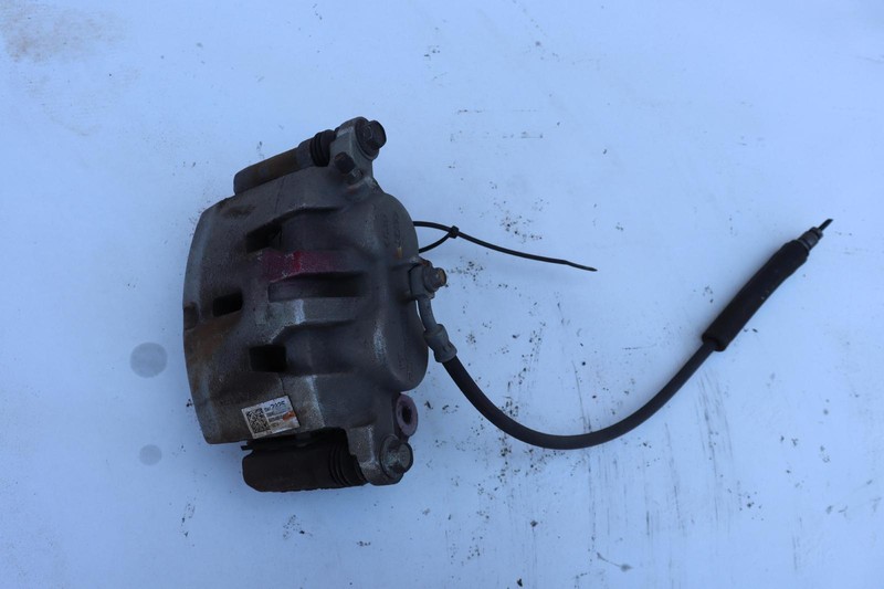 2017-2020 CADILLAC XT5 FRONT RIGHT PASSENGER SIDE BRAKE CALIPER W/ HOSE OEM