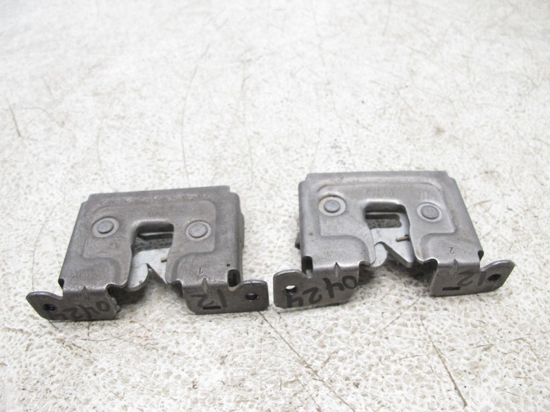 04-10 BMW E63 E64 650i M6 HOOD BONNET LATCH CATCH LOCK RELEASE OEM 120424