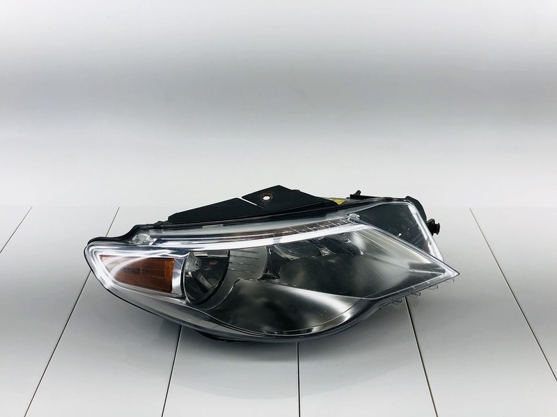 09-12 VOLKSWAGEN CC FRONT RIGHT PASSENGER SIDE COMPOSITE HALOGEN HEADLIGHT OEM