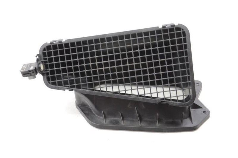 2015-2018 Porsche Macan 2.0L Cabin Air Filter Duct 8K1819904