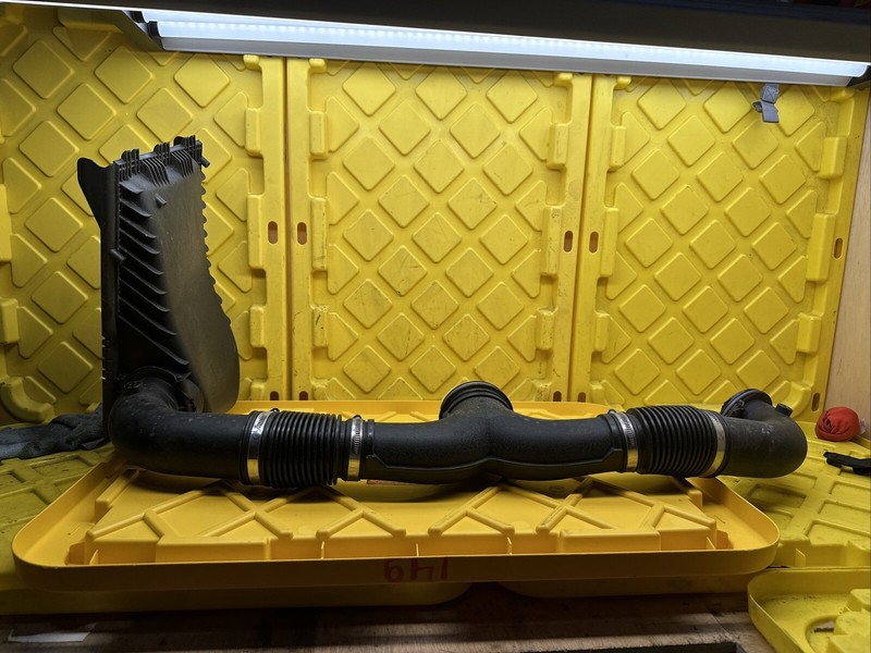 2011-2014 PORSCHE CAYENNE S 958 4.8L ENGINE AIR INTAKE DUCT HOSE TUBE PIPE OEM