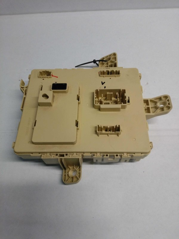 Used Body Control Module fits: 2016 Hyundai Genesis Body Control BCM Sdn body co