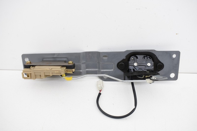 2006 Nissan Z33 350Z Rear Trunk Lock Actuator Latch Assembly OEM KW50