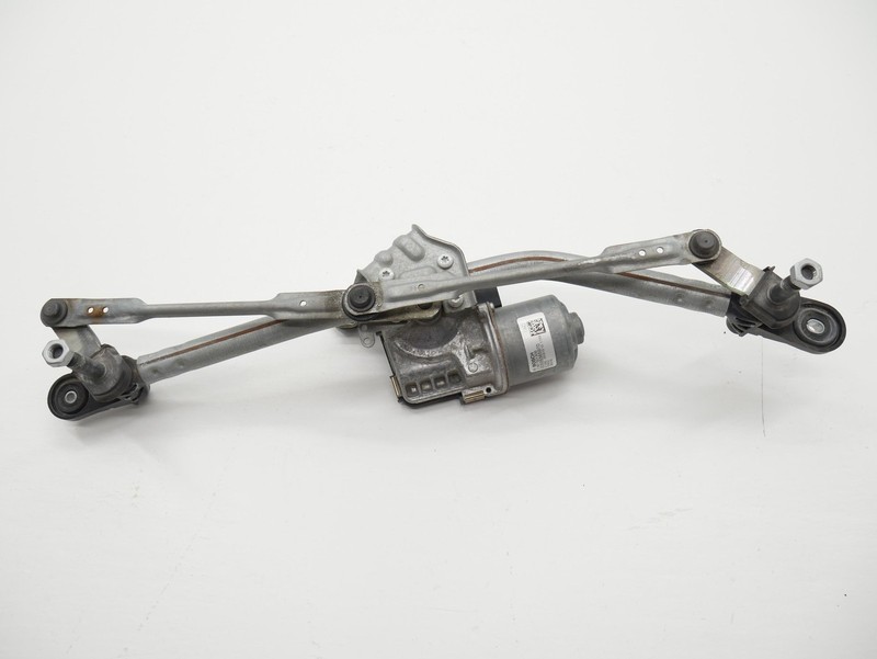 2020 Alfa Romeo Stelvio Front Windshield Wiper Linkage Motor 00505565970 OEM