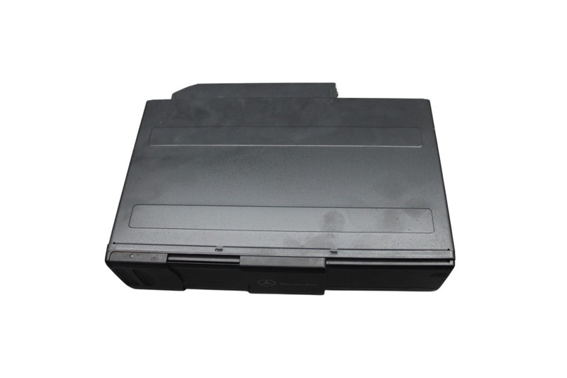 05-09 Mercedes R230 SL500 CLK350 C240 CD Changer 6 Disk Player A2038703389 OEM