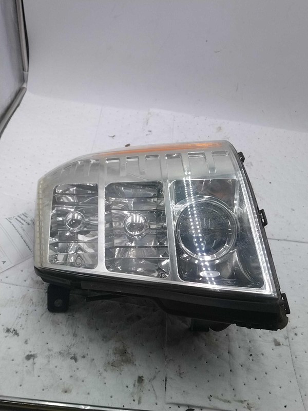 2009 Cadillac Escalade Left Headlight Assembly White OEM 249566 160K Miles