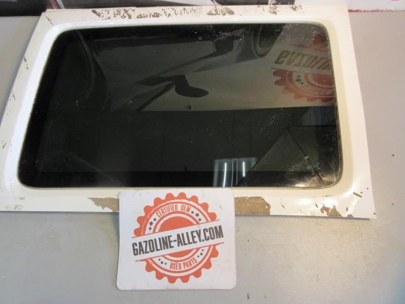 2011-2018 Jeep Wrangler JK 4 Door OEM Right Passenger RH Quarter Glass 68054710