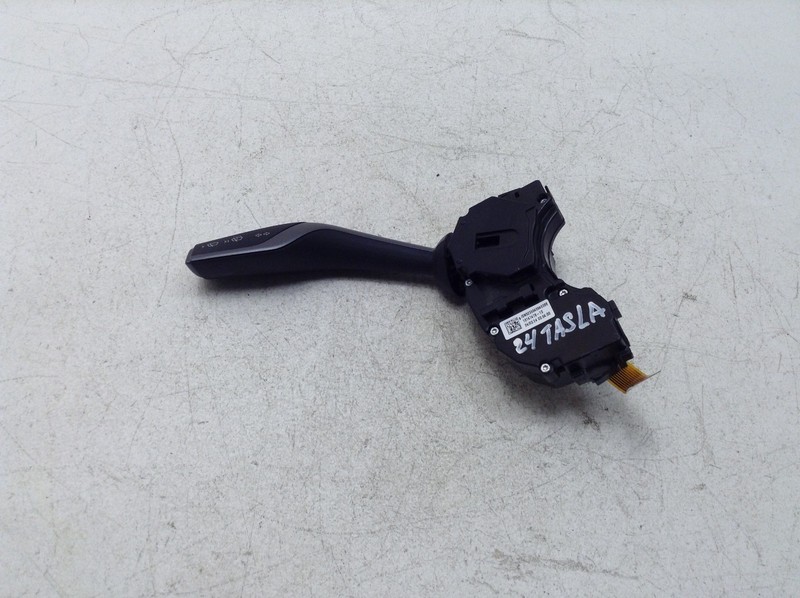 20-24 TESLA MODEL Y PERFORMANCE WINDSHIELD WIPER CONTROL SWITCH OEM
