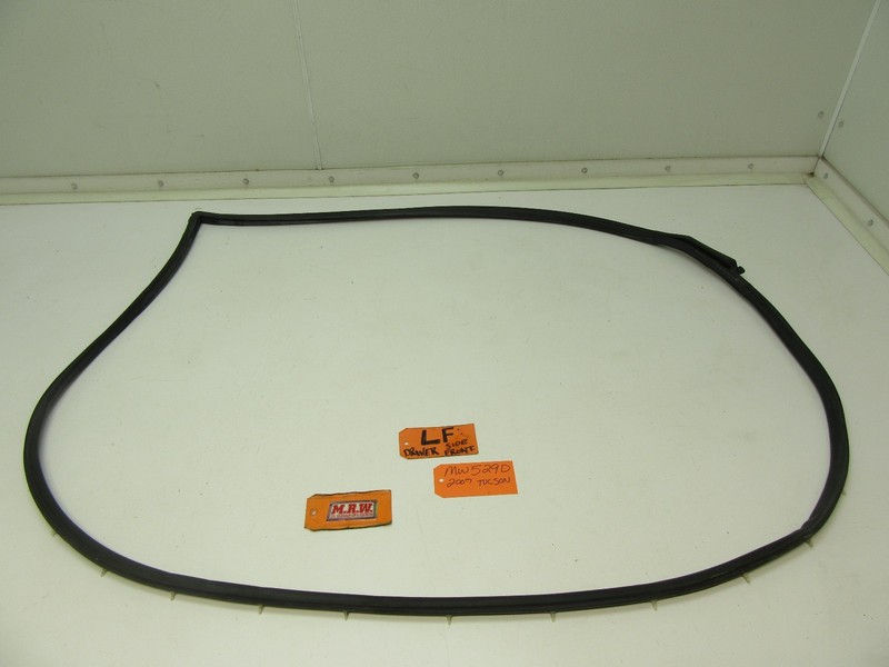 DOOR PANEL RUBBER SEAL STRIP CLIPS MOLDING LEFT DRIVER FRONT LF for 05-09 TUCSON