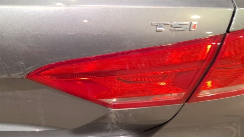 Passenger Tail Light Sedan Lid Mounted Fits 12-15 PASSAT 3427592