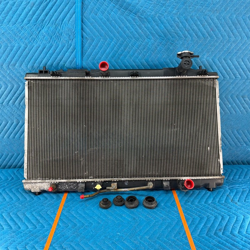 05-10 TOYOTA AVALON XLENGINE COOLUNG RADIATOR OEM