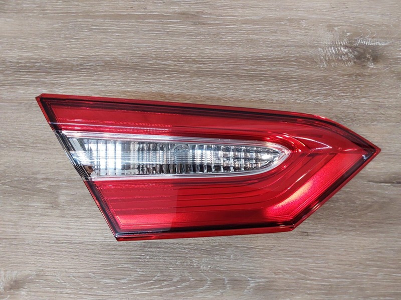 2018 -2020 Toyota Camry LE XLE Left Halogen Tail Light Lamp ASSY OEM
