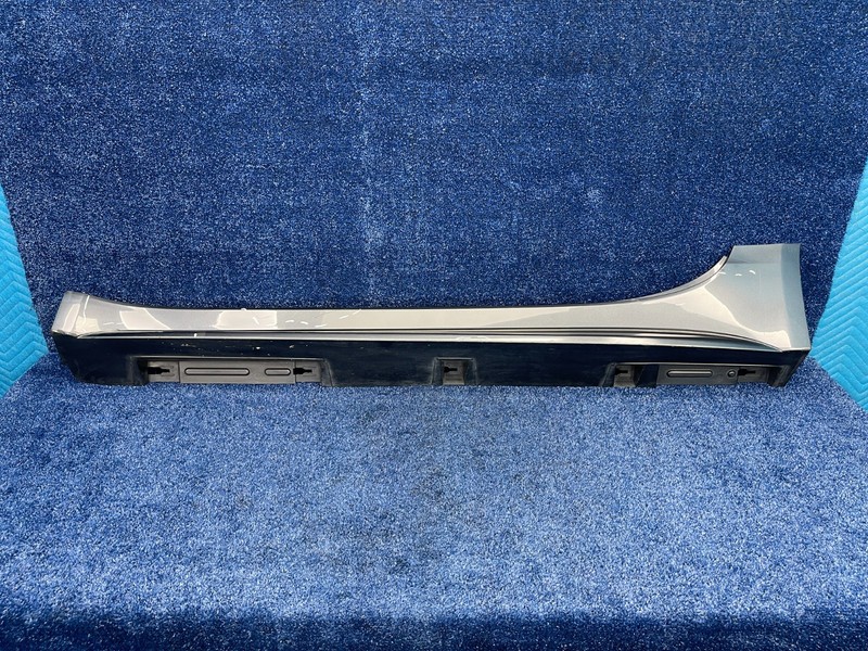2017-2020 Fiat 124 Spider Left Driver Rocker Panel Molding Trim OEM READ DESCRIP
