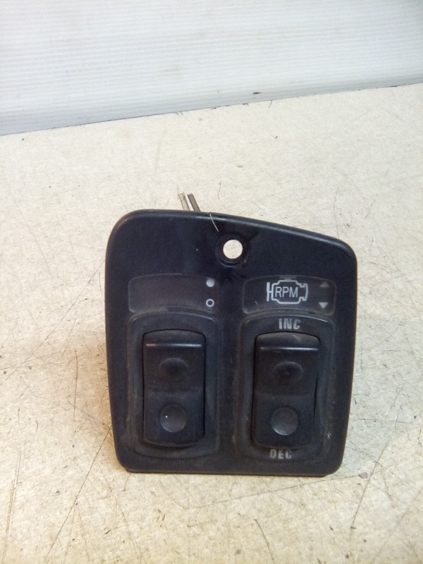 1998 Kenworth T2000 Switch Panel S64-1001R, S45-1002