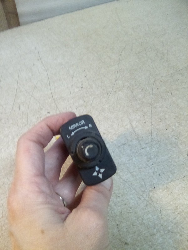 Mack 999-16829-001 Mirror Adjuster Dash Switch