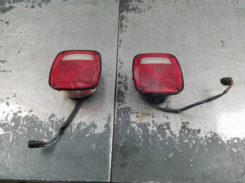 2005 Jeep Wrangler TJ Rubicon 4x4 Tail Light Set #9706 K1