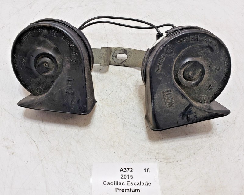 ✅ 15-20 OEM Cadillac Escalade Right Left High Low Tone Signal Alarm Horn SET