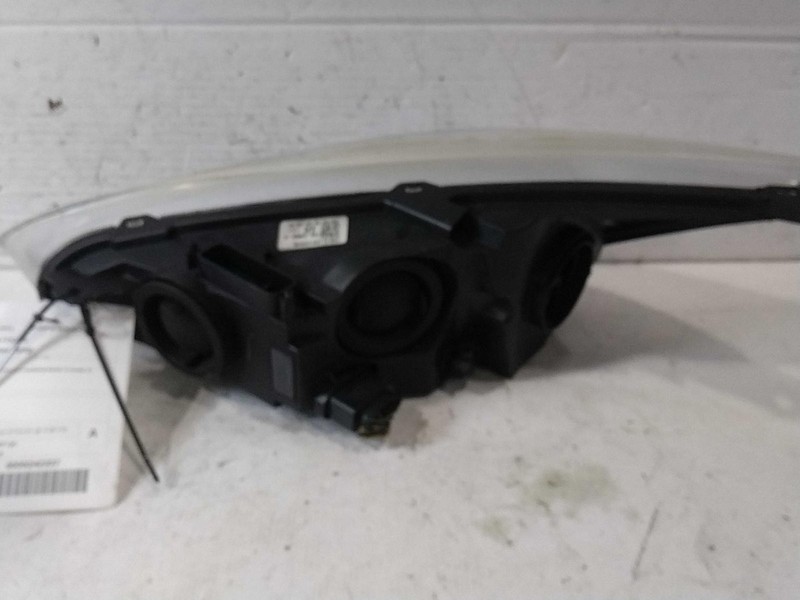 Used Right Headlight Assembly fits: 2018 Ford Focus halogen chrome headlamp beze