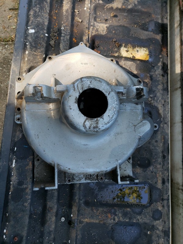 YAMAHA STERNDRIVE 10-2811-0BFLYWHEEL BELL HOUSING REAR MOTOR MOUNT OEM USED