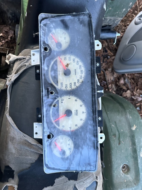 03-05 DODGE NEON OEM INSTRUMENT GAUGE CLUSTER SPEEDOMETER W/ TACH