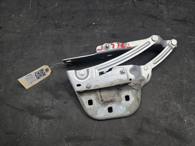 Right Hood Hinge 2018 Land Rover Range Rover Velar J8A2-16678-AA 2019 - 2022