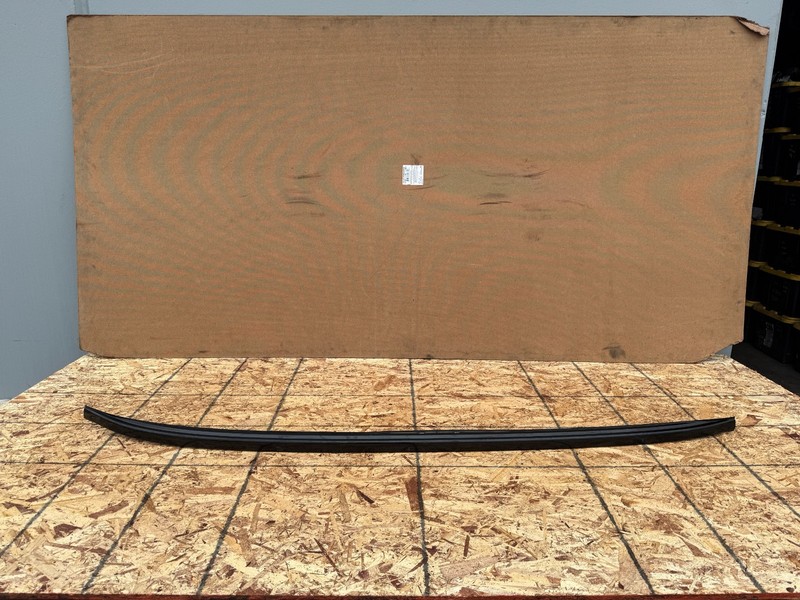 GENESIS GV70 22-25 OEM RIGHT PASSENGER ROOF RACK RAIL DRIP TRIM MOLDING BLACK