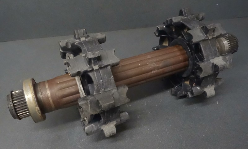 Ski-doo Drive Cog Kog Axle Shaft W Sprockets 504153083