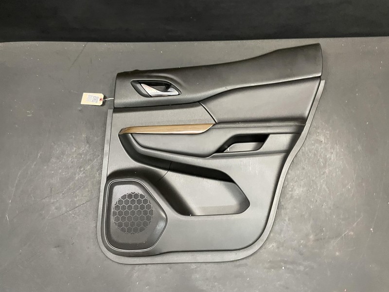 Rear Right Door Trim Panel 2020 GMC Acadia 84598914 2021 2022 2023