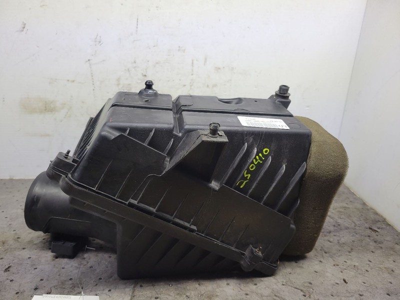 Air Cleaner Fits 09-14 ESCALADE 1676354
