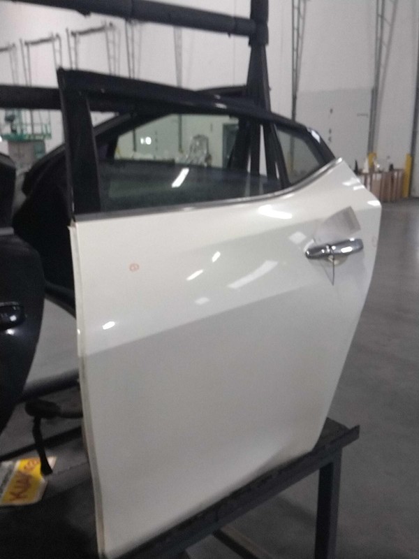 2017 Nissan Maxima Left Front Door White OEM Dents 70K Miles NJ25-25252-639428