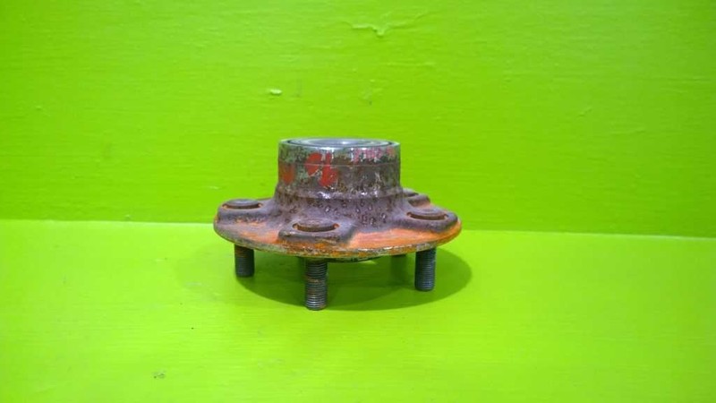 89 90 NISSAN MAXIMA REAR WHEEL HUB OEM 2753-93