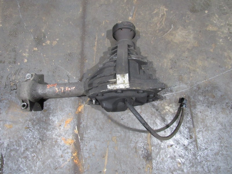 05 JEEP LIBERTY FRONT CARRIER 3.73 RATIO / 04 JEEP LIBERTY 3.7L (3.73 RATIO)