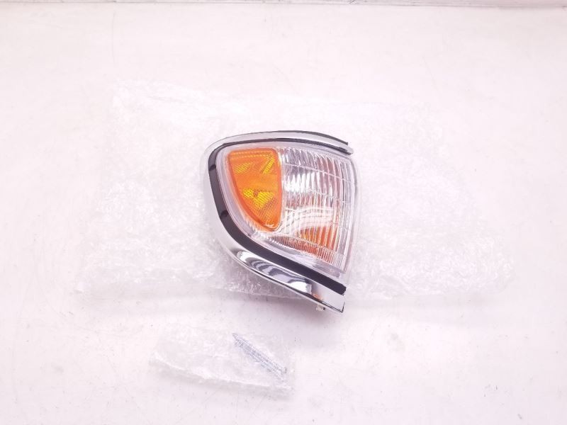 92-95 TOYOTA PICKUP AFTERMARKET PASSENGER SIDE FRONT CORNER/FOG LIGHT ASSEMBLY