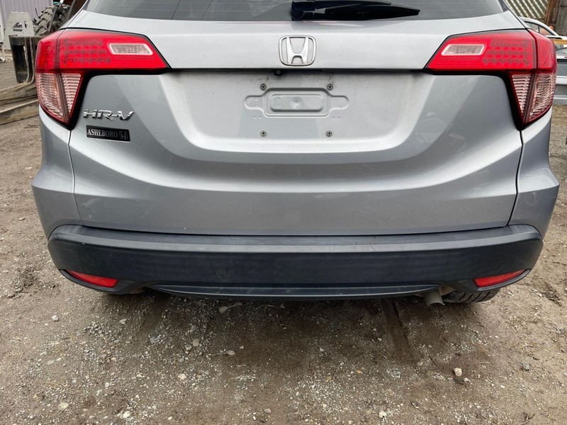 16-18 HONDA HR-V REAR BUMPER COVER SCUFFS SILVER PC:NH830M AT FWD 127K LX 65443