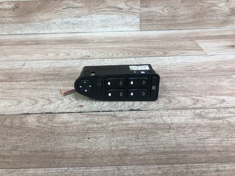 BMW OEM E38 E39 740 750 525 528 530 540 M5 FRONT DRIVER SIDE WINDOW SWITCH