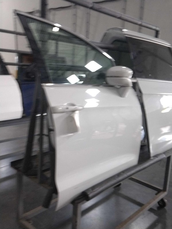 2022 Chrysler Pacifica Right Front Door White Used 90000 Miles OEM Part