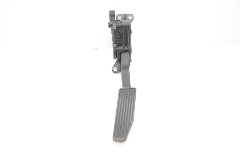 06-10 Hummer H3 3.7L Gas Pedal Acceleration Pedal