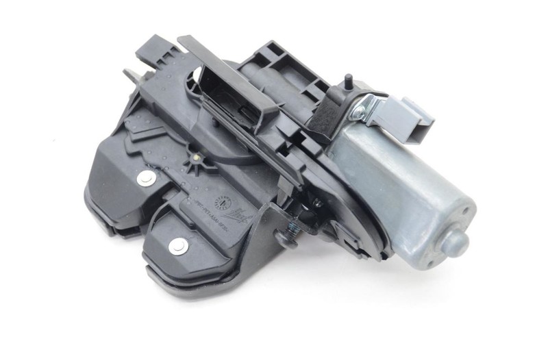 15-24 Porsche Macan 3.0L Lift Gate Latch 95B 827 505 B