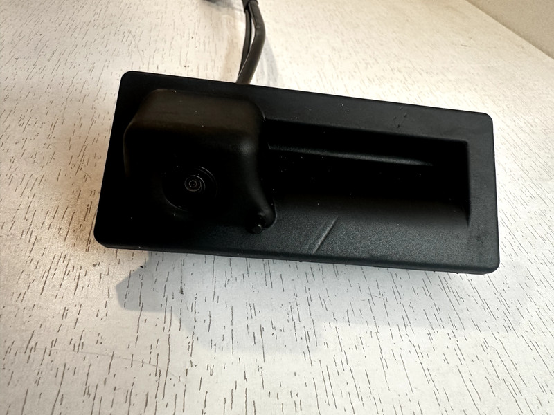 2018-21 VW TIGUAN BACK UP / REARVIEW CAMERA ASSY OEM PART# 5NA.827.566.D