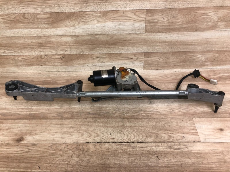 MERCEDES BENZ OEM W203 W209 C320 CLK500 FRONT WINDSHIELD WIPER WITH MOTOR 3