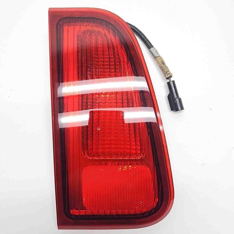 2006 Navigator LH Driver Side Lifgate Tail Light Assembly 2L7X13405B