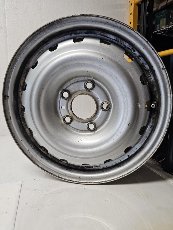 15" CHEVROLET CITY EXPRESS WHEEL RIM FACTORY OEM 5708 2015-2018 SILVER STEEL