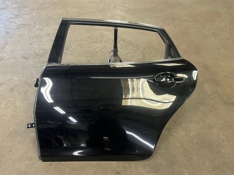 ⭐2015-2019 INFINITI Q70L REAR LEFT SIDE DOOR PANEL COVER SHELL BAR OEM LOT2673