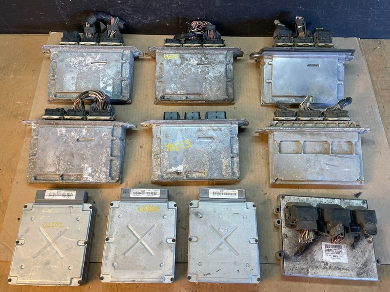 Mix of 10 Ford ECM Engine Computer Module AB7871