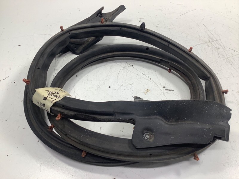 94-01 Acura Integra 4D Left Front Lower Door Seal Weatherstrip 72350-ST8-003 OEM